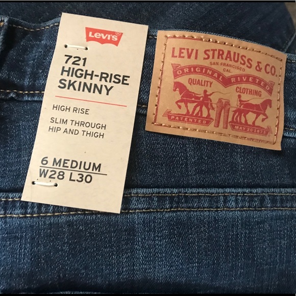 Levi’s 721 High-Rise Skinny Jeans - Picture 4 of 5